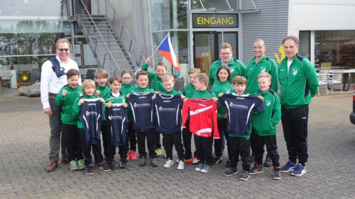 Trikotübergabe F1-Junioren Mini-EM vom Sponsor Bleichermühle