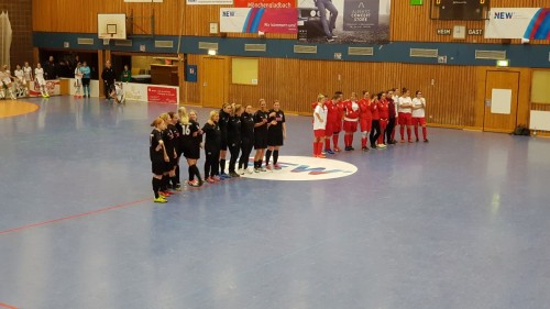 Video unserer 1. Frauen bei der Hallenstadtmeisterschaft